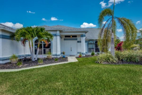 Villa McArita - 4 bedroom home w. heated pool on the water